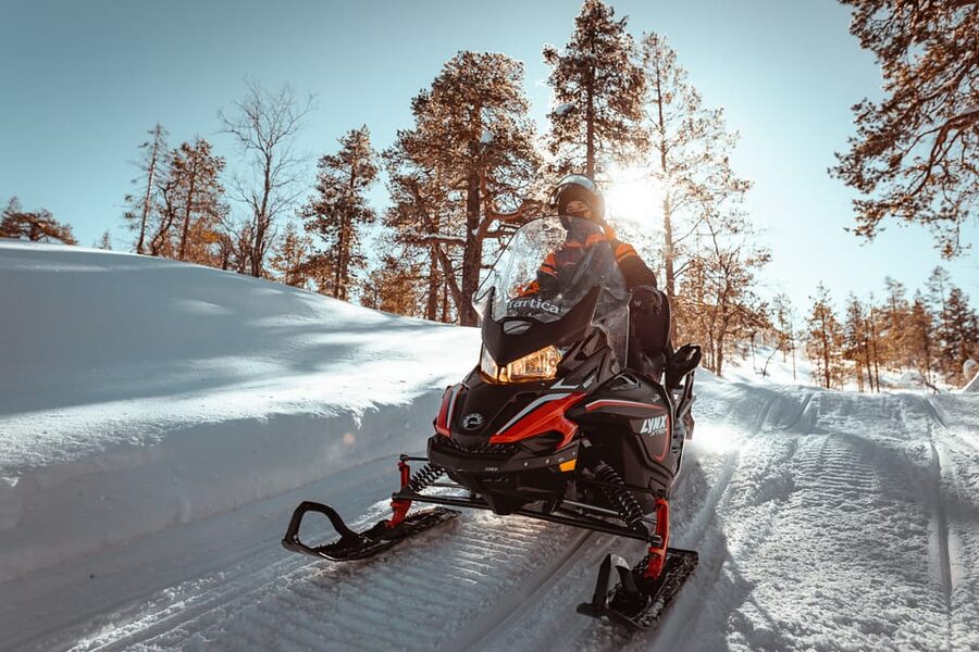 Levi: Easy Snowmobile Safari into the Nature - Winter clothing: included, but still dress like Lapland is serious