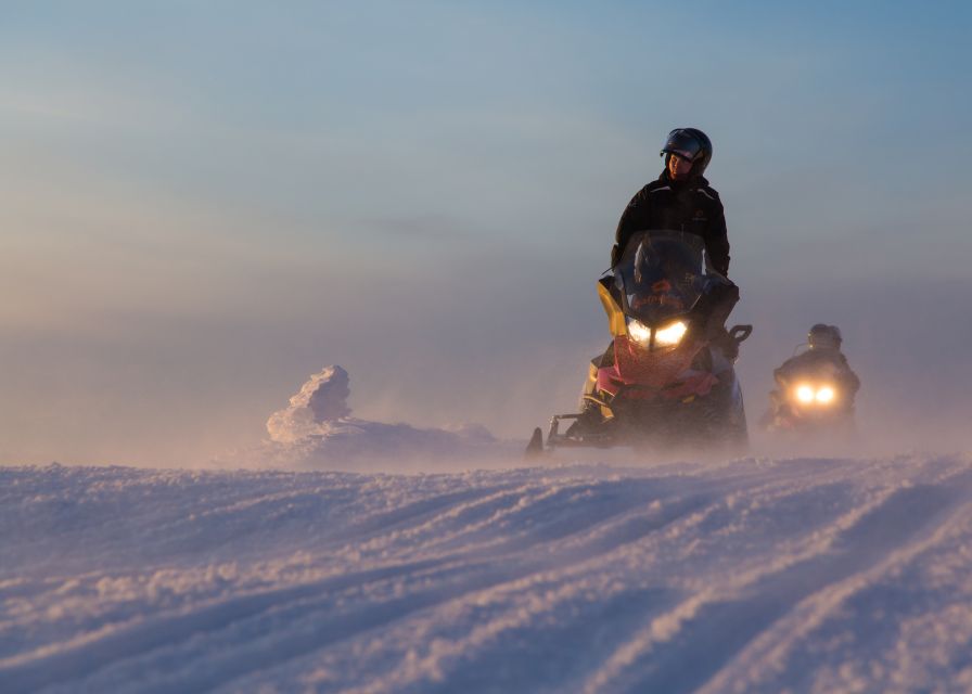 Levi: Evening Snowmobile Safari - Twilight snowmobile safari in Levi: what you’re really buying