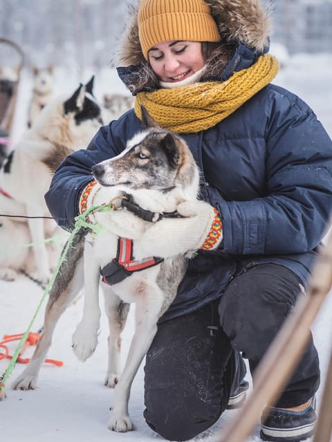 Levi: Guide-driven Husky Safari - Getting to Hissitie 11 from Kotipizza, then out into the snow