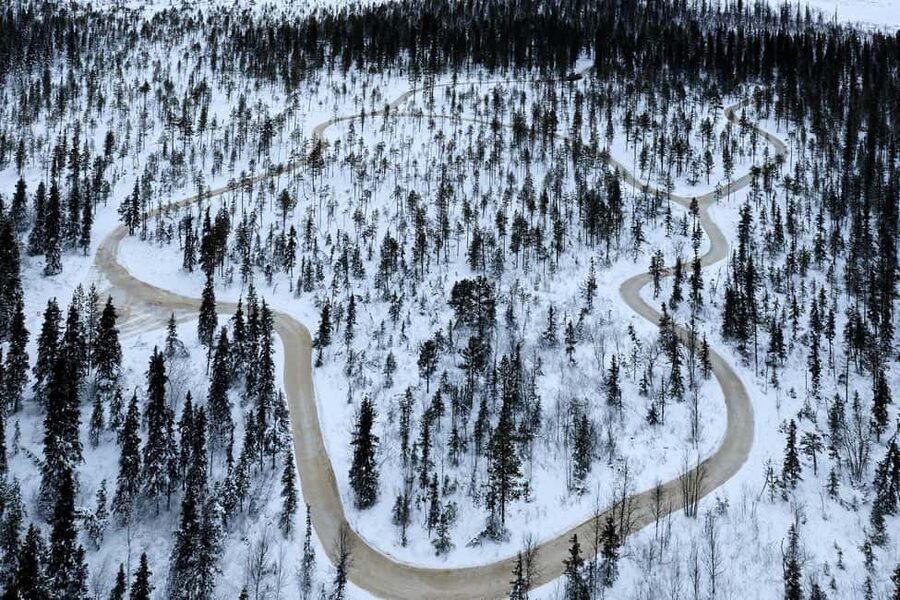 Levi: Lovimainas Arctic Forest Ice Skating (1km) - Hot drinks, guidance, and the rhythm of a 2-hour winter evening