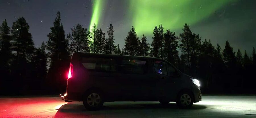 Levi: Northern Lights by Minivan with hot drinks and snacks - What to pack and what rules to follow