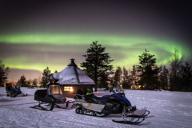 Levi Northern lights by snowmobile - Pickup in Levi, meeting point, and why being early matters
