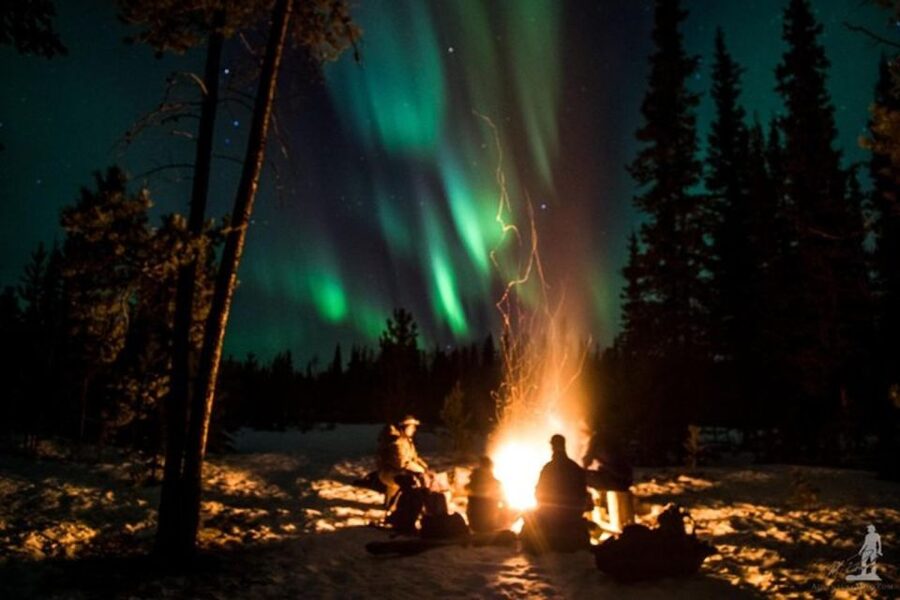 Levi: Northern Lights Hunt Including Campfire Snacks - Small Group Size: Why Max 15 Participants Matters