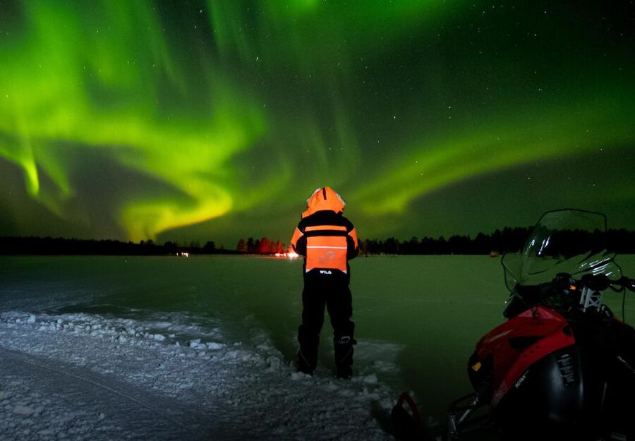 Levi: Northern Lights Snowmobile Tour with Snacks and Drinks - Gear up: the included thermal clothing is the whole game