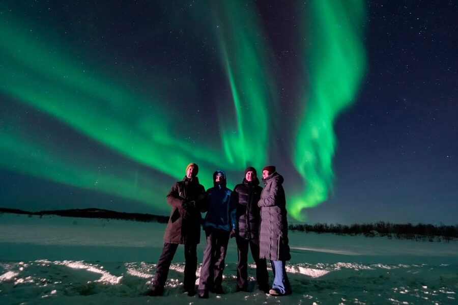 Levi: Northern Lights Tour and Stargazing by Telescope - Pickup, timing, and what to pack for a night outside