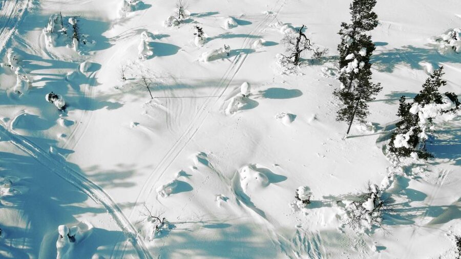 Levi: Snowshoe Adventure in the Wilderness - Meeting in Sirkka and getting to the snow by minivan