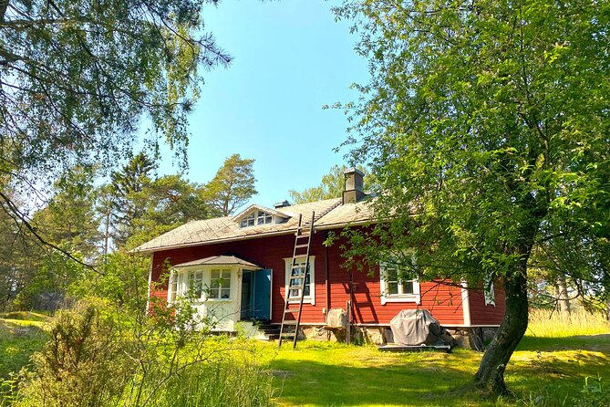 Live Like a Local in a Finnish Cottage in Porkkala Archipelago - Who you are spending the day with, and why the hosting matters