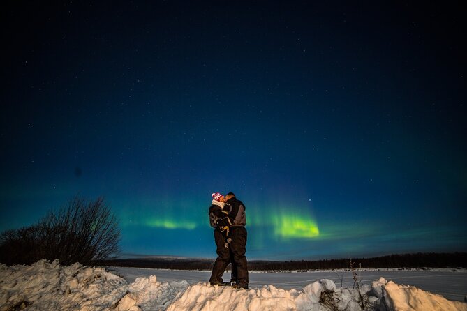 Northern Lights Hunt from Rovaniemi with Folk Tales and Snacks over Campfire - What the small-group size really means for you