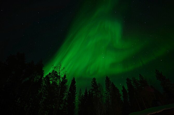 Northern Lights Hunting in Lappish old cottage - Who this tour suits best in winter