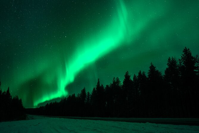 Northern Lights Rovaniemi: Guaranteed Viewing & Unlimited Mileage - Pickup, Small Group Energy, and the Warmth Setup