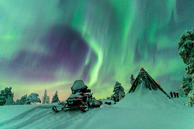 Northern Lights Snowmobile Driving Safari - The transfer and first lesson: driving a snowmobile in real Arctic darkness