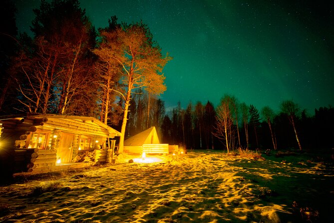 Northern Lights Tour in Atmospheric Cottage - Logistics that make it easier: pickup, warmth, and meeting in the yard