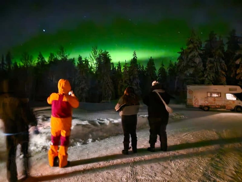 Oulu: Starguaranteed Northern Lights Mobile Chase - Photo stops and photoshoots: how to make the most of the cold