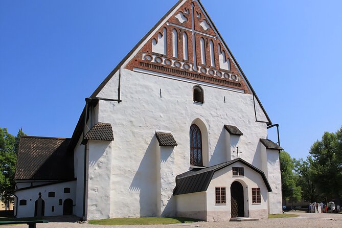 Porvoo Old Town&Riverside Heritage Guided Tour from Helsinki - The riverside walk at Porvoo’s warehouses: views plus stories