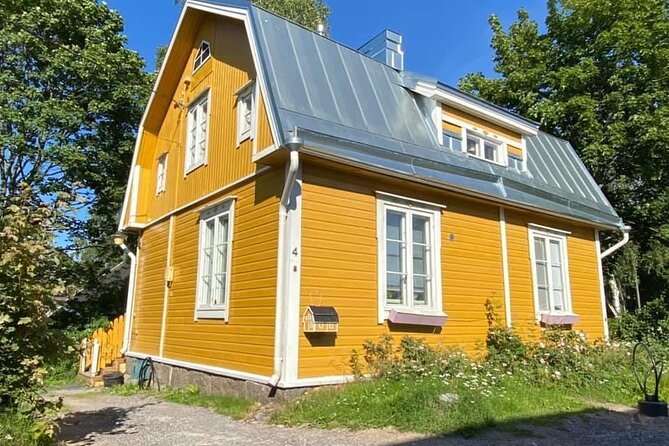Private Helsinki Tour Highlights & Visit Porvoo City 1346 - Esplanadi Park and Market Time: The Part That Feels Like Helsinki Life