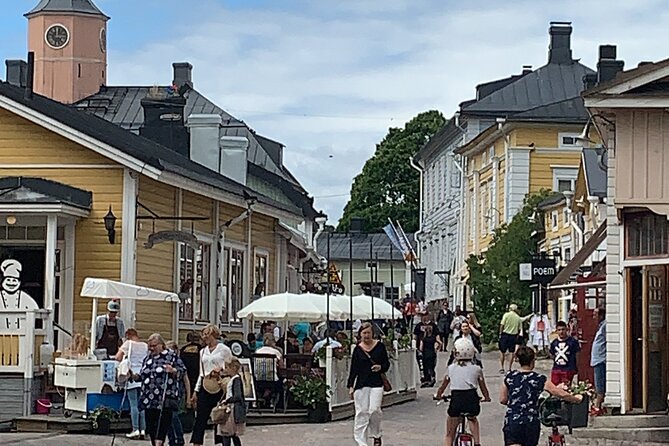 Private Helsinki Tour Highlights & Visit Porvoo City 1346 - Porvoo Cathedral and Quick Photos: What to Do With Your 10 Minutes