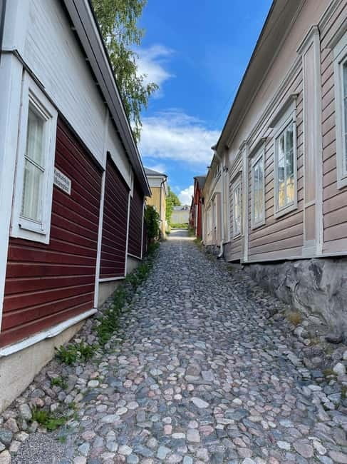 Private Medieval Porvoo by Car from Helsinki - Tea at Helmi and local snacks, a break that keeps the day flowing