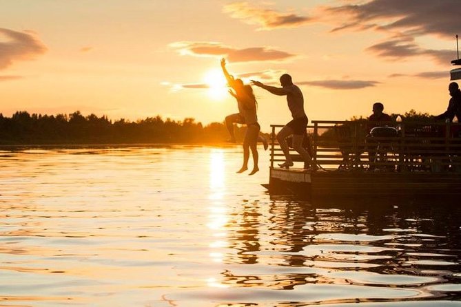 Private Traditional Lakeside Sauna with Midnight Sun - Key things to know before you go