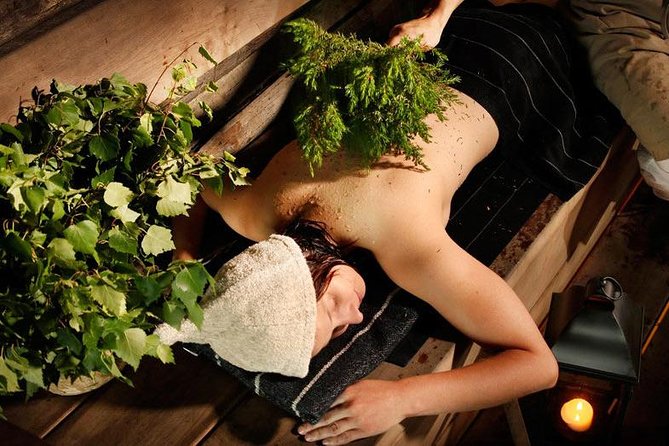 Private Traditional Lakeside Sauna with Midnight Sun - Price and value: $197.77 for 3 hours of private, lakeside warmth