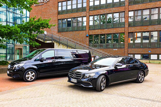 Private VIP Transfer from or to Helsinki Airport - What happens when you land or leave: the driver handoff