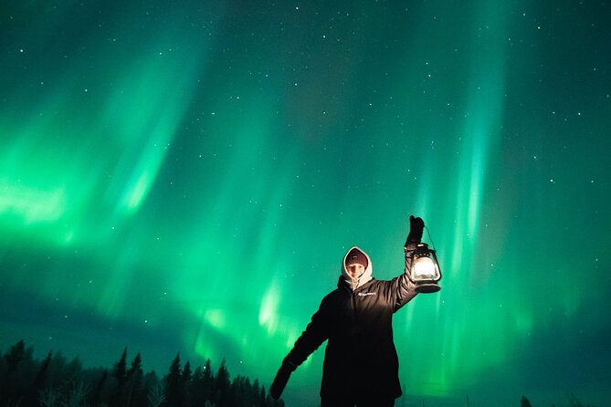 Pyhä-Luosto Northern Lights Adventure with Aurora Viewing - Entering the night: what 7:00 pm really means for the Northern Lights