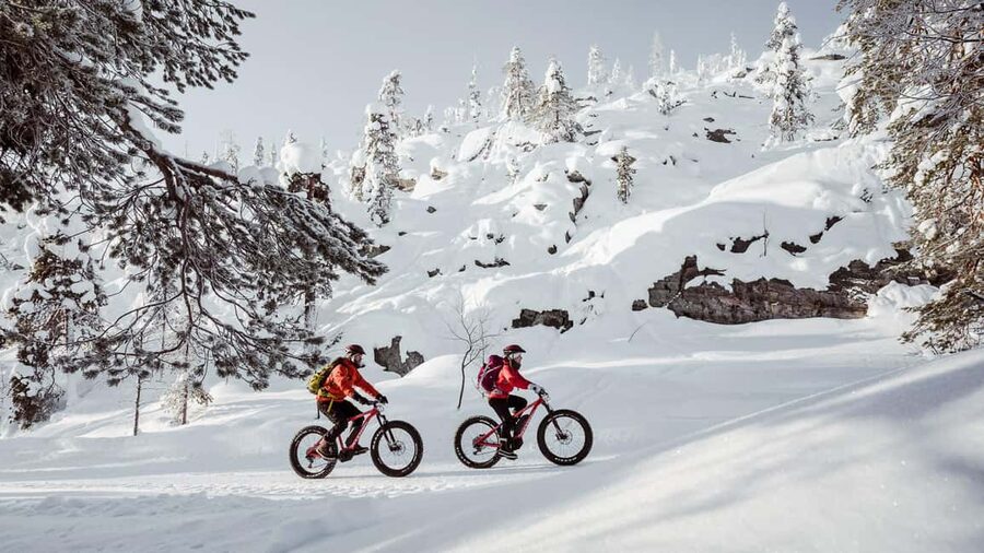 Pyhätunturi: Electric Fatbike Tour in Finnish Lapland - Entering Pyhä-Luosto National Park on a Wide-Tyre E-Fatbike