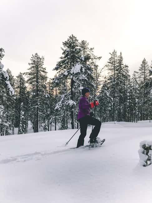 Pyhätunturi: Private Snowshoeing Tour With Local Guide - The Walk Into Pyhätunturi: Deep Snow Time That Feels Quiet