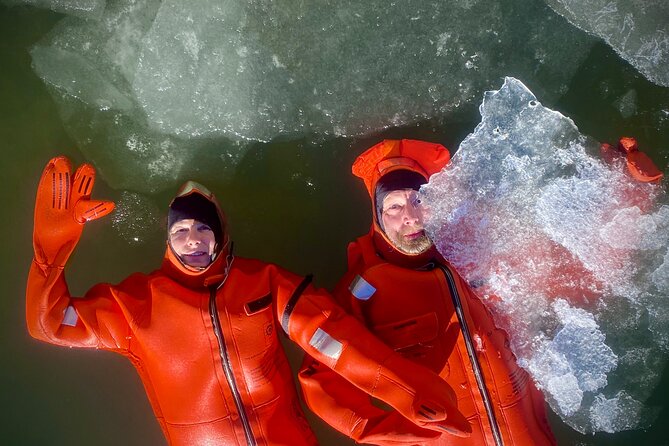 Redrib survival suit experience - Open water season: rescue at sea, relaxation, and survival technique