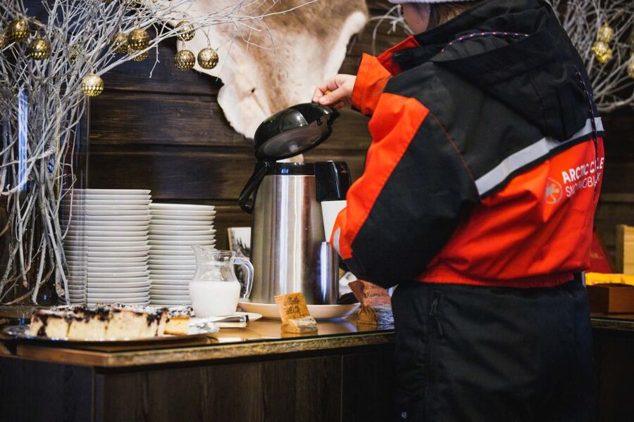 Rovaniemi: Arctic Circle Highlights by Snowmobile - The reindeer farm start: learning fast, riding 500 m, then getting a license