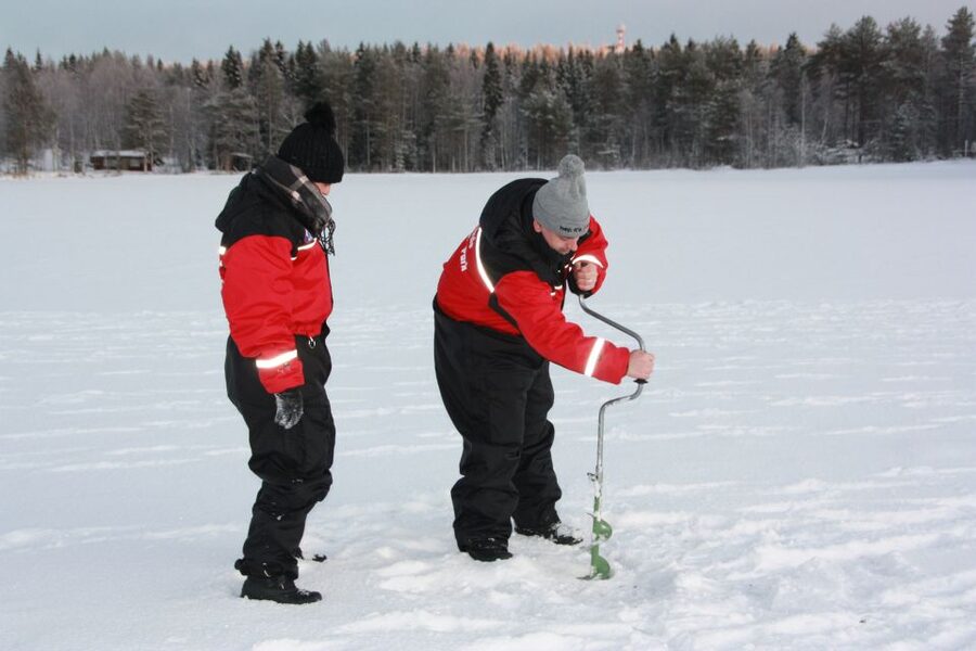 Rovaniemi: Arctic Circle Ice Fishing Experience - Guides and Learning Style: Why the Coaching Gets Praised