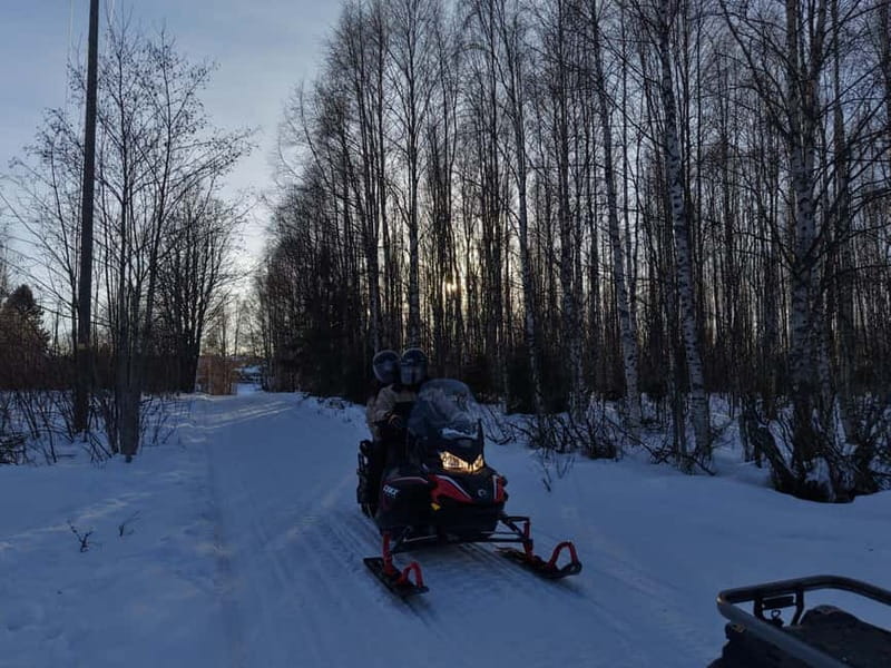 Rovaniemi: Arctic Snowmobiling Ride with Local Guide - The Warm Break: Hot Drinks, Snack, and a Quick Reset