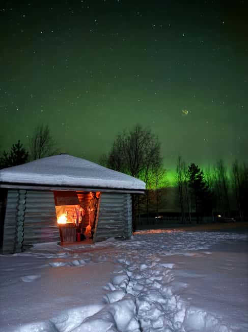 Rovaniemi: Aurora hunting and a fireside BBQ experience - The aurora moment: best chances come from being in the right place at the right time
