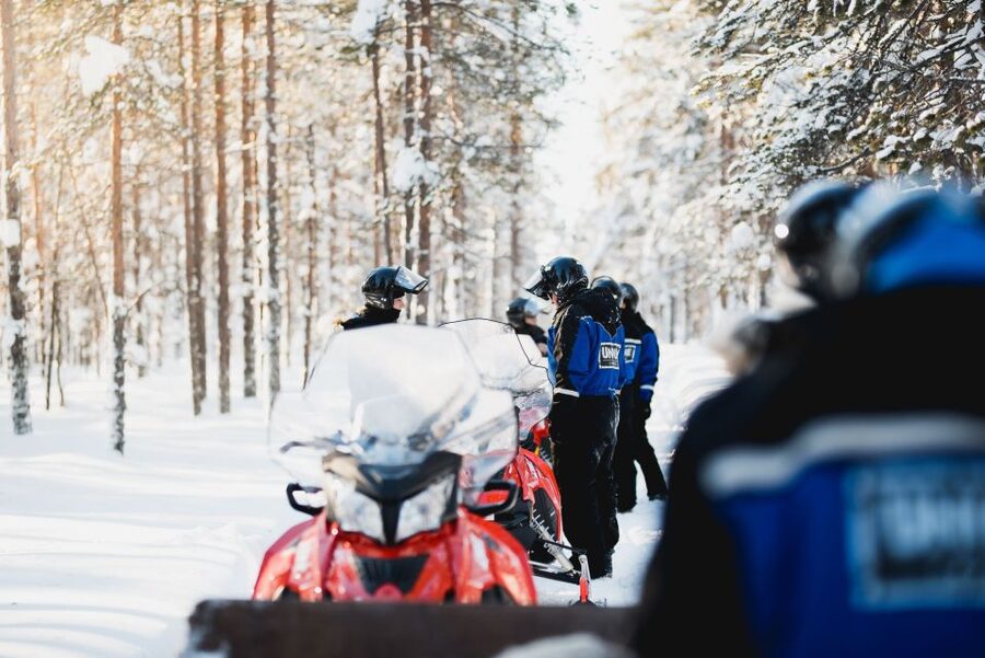 Rovaniemi: Easy Snowmobile Safari - Learning the snowmobile: what the first minutes usually feel like