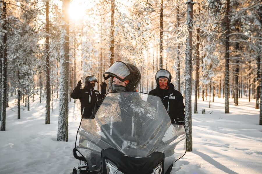 Rovaniemi: Electric Snowmobile Safari Tour with Ice Fishing - The Group Setup: Two-Per-Snowmobile and How to Plan Your Ride