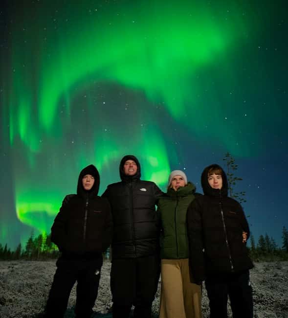 Rovaniemi: Family-Friendly Northern Lights Tour - Your guide’s aurora lesson, Lapland stories, and the legends drive