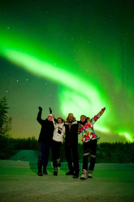 Rovaniemi: Family-Friendly Northern Lights Tour - Pickup, warm car, and getting far from city lights