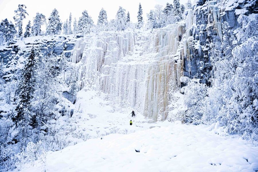 Rovaniemi: Frozen Waterfalls of Korouoma Canyon & Pro Photos - The ride from Rovaniemi: 1.5 hours each way, and how to use it