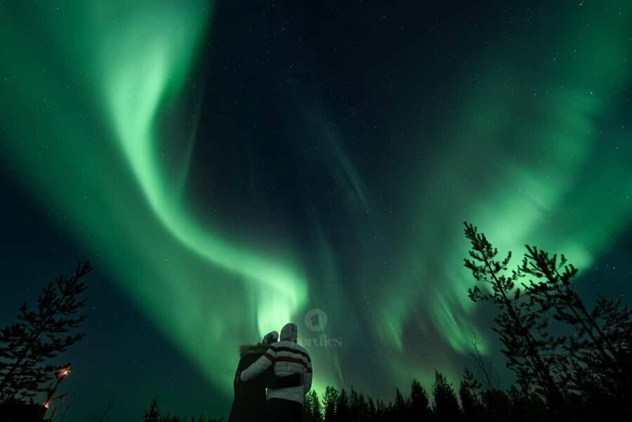 Rovaniemi: Genuine Aurora Hunting with Unlimited Pro Photos - Unlimited pro photos and videos, and when you get your files