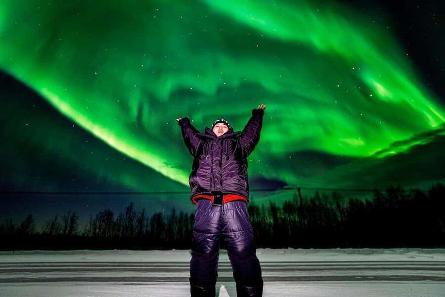 Rovaniemi: Guaranteed Aurora Hunt with Local Guides & Photos - DSLR photos included, plus what to expect when lights are faint