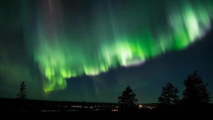 Rovaniemi: Guaranteed Aurora Hunting Tour with Local Guide - Price and Value: Why $159 Can Be a Good Deal Here