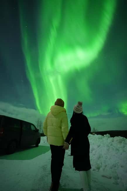 Rovaniemi: Guaranteed Aurora Hunting Tour with Photos&Videos - Professional aurora photos and videos, plus the green-light refund