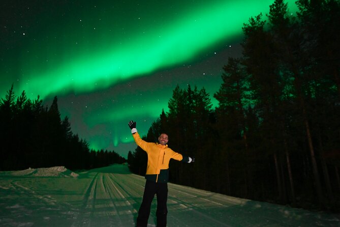 Rovaniemi: Guaranteed Northern Lights - Small Group & Photography - Small-group Northern Lights hunting from Rovaniemi, not a bus tour