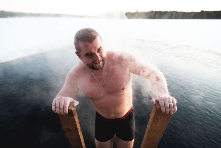 Rovaniemi: Lappish Evening Experience with Dinner - Arctic lake swimming and snow jumps: cold water that actually feels like a ritual