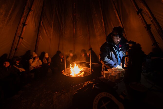 Rovaniemi Northern Light Hunt with Campfire and BBQ with Transfer - Pickup at Maakuntakatu 29 and the 5:45 pm style departure