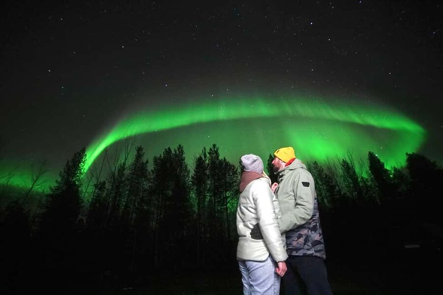 Rovaniemi: Northern Lights Aurora Guarantee Tour - The 5.5-hour rhythm, small group limit, and when you actually leave