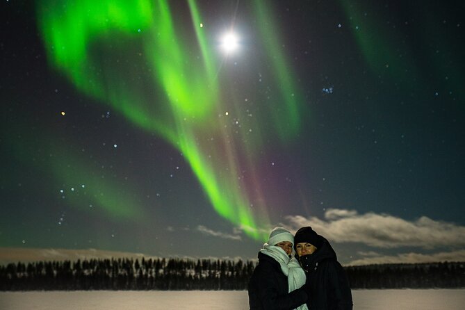 Rovaniemi: Northern lights money back tour - The best part after the lights: free aurora photos