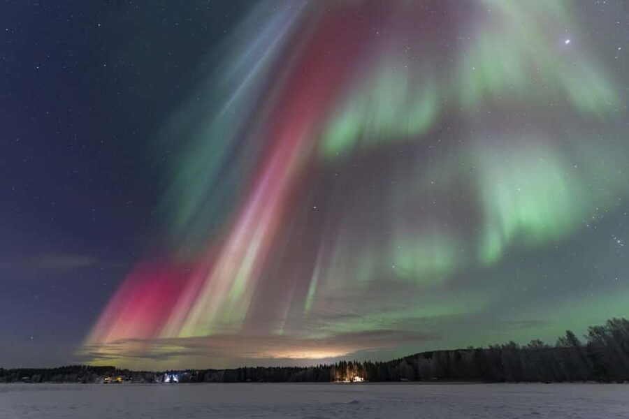 Rovaniemi: Northern Lights Photography Tour & BBQ - First stop in Rovaniemi: the city meeting point and gear setup