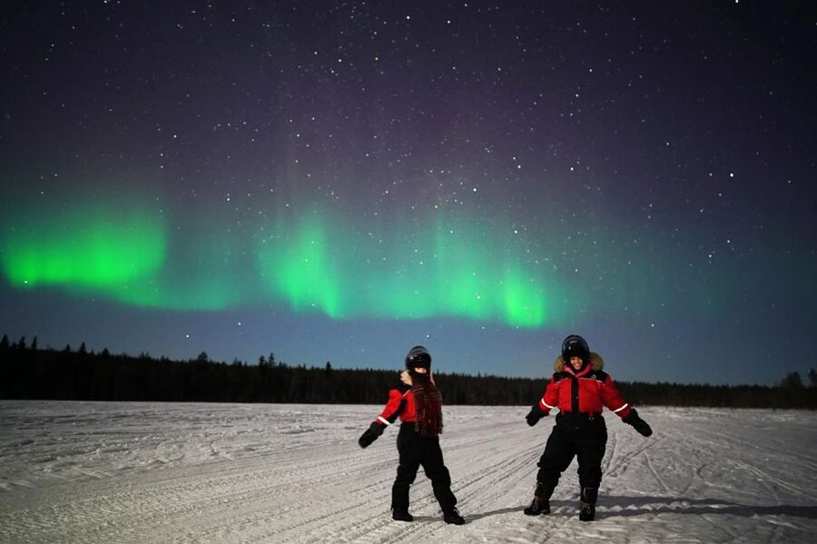 Rovaniemi: Northern Lights Sleigh Ride - The frozen lake pause: warmth, stories, and better odds than town lights