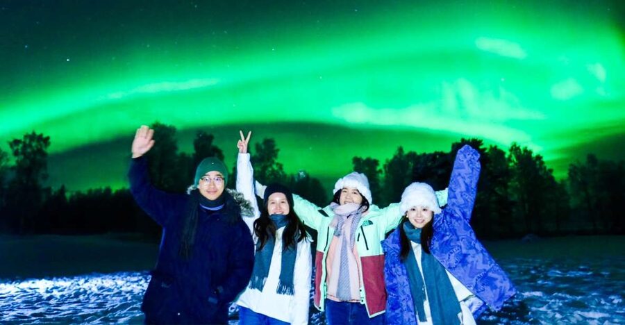 Rovaniemi: Northern Lights Tour with Guaranteed Sightings - Van safety and why the group limit matters