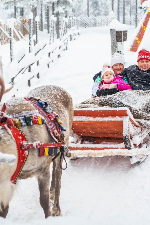 Rovaniemi: Private Pro Photoshoot in Santa Claus Village - Santa Claus Village, but shot like a real photo session